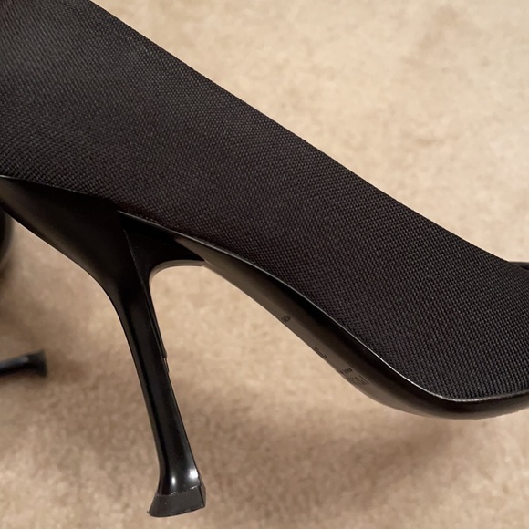 Prada Black Pumps w/super cute heel. - Picture 10 of 10